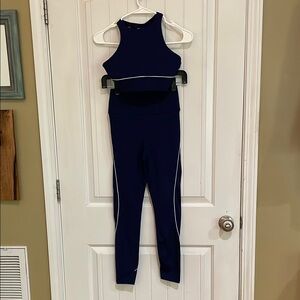 IVL Women's 2 piece Navy Blue Activewear Set sports top and leggings EUC